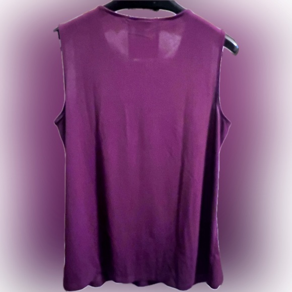NWOT Timeless Tunic Tank With Cutout Mulled Wine - Picture 2 of 3